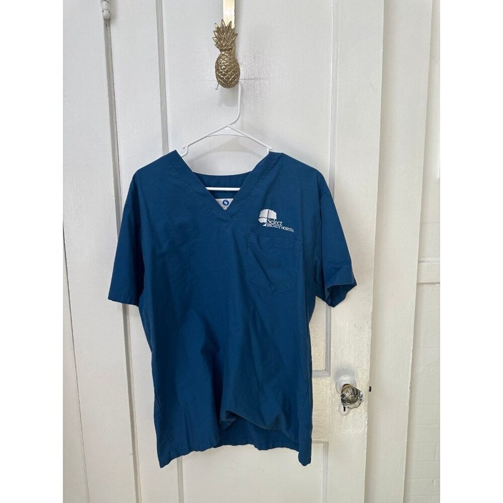 Spectrum women’s size medium blue scrub shirt
